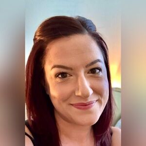 Meet your Posher, Hayley